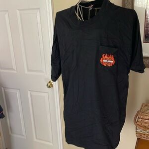 Men’s xxl short sleeved tshirt.